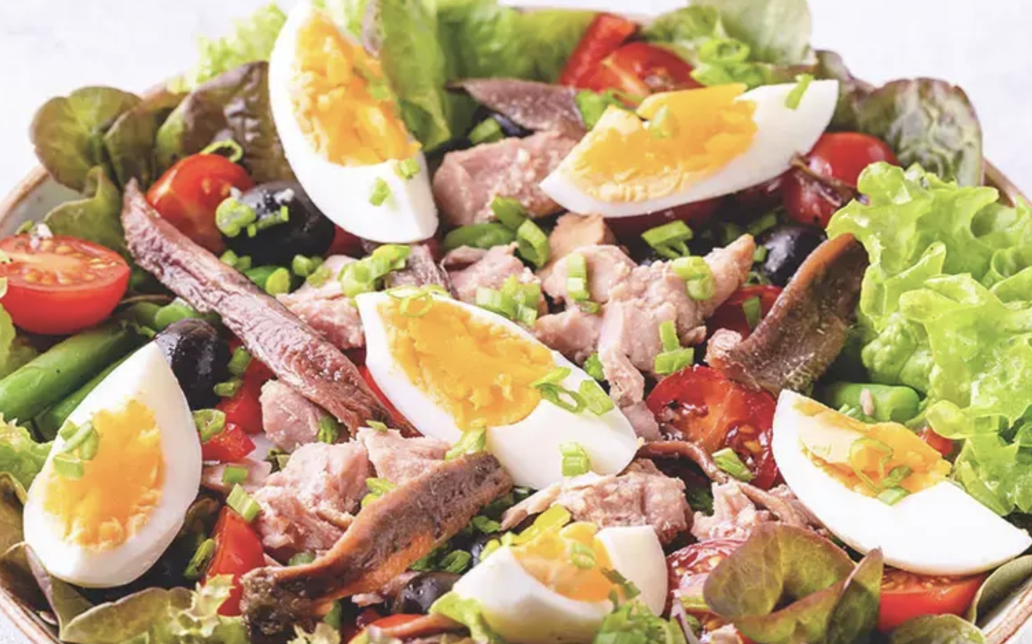 French Iconic Summer Salad: La Salade Niçoise 